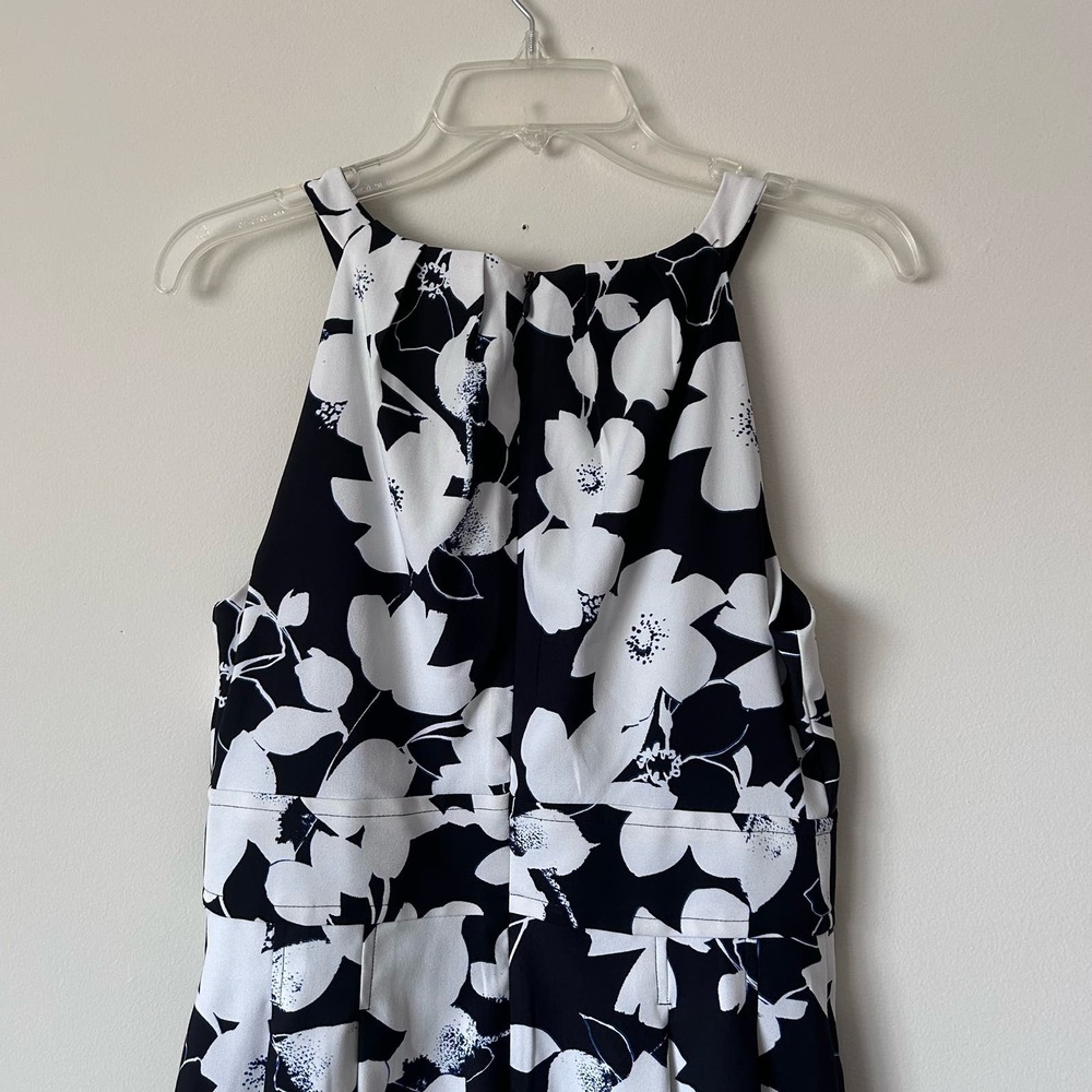Roz & Ali Black White Floral Pleated Flared Knee Length Cocktail Dress Size 6 - Picture 6 of 7
